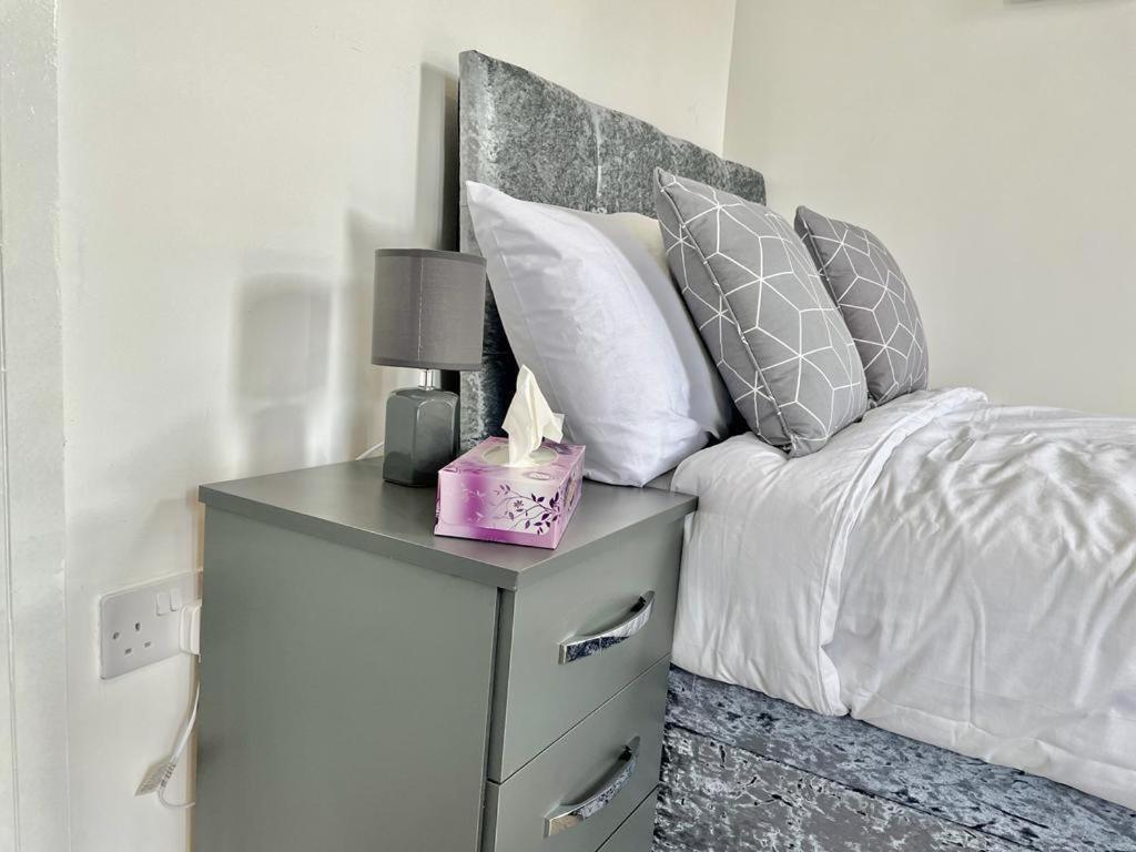 Cheerful 1 Bed Apartment Cardiff City Centre - Penarth Rd Quarto foto